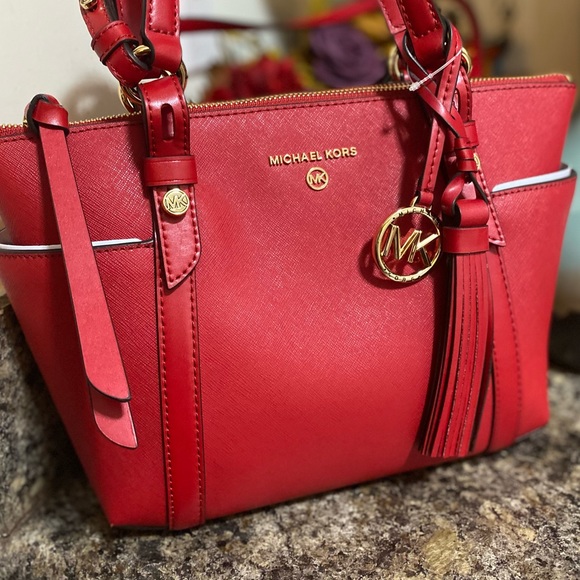 ❤️🔥MICHAEL KORS SAFFIANO LEATHER CROSSBODY/SATCHEL TOTE w/FREE DUST BAG 👜 - Picture 15 of 15